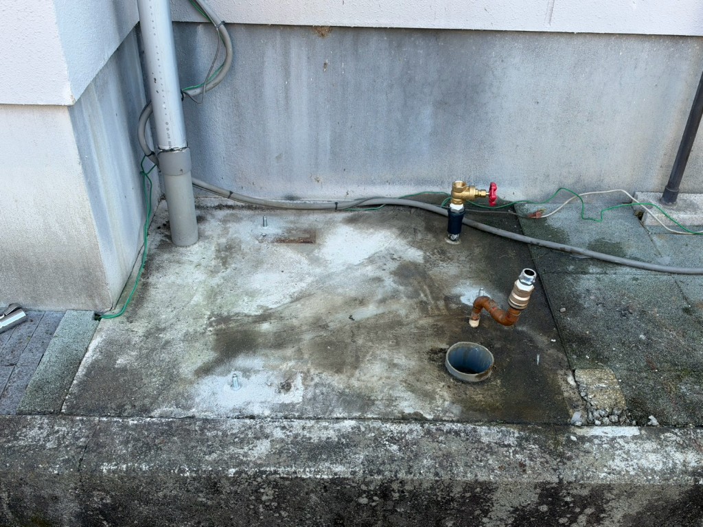日立エコキュートへの交換工事(施工中)・写真3